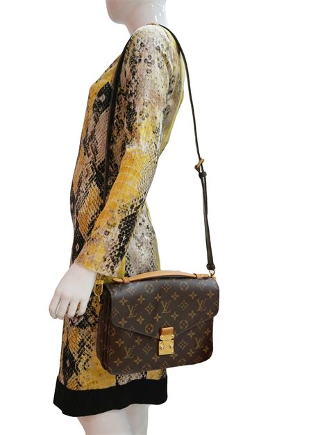 louis vuitton pochette with chain|Louis Vuitton monogram canvas pochette.